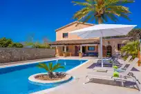 Holiday rentals in Son fullaneta
