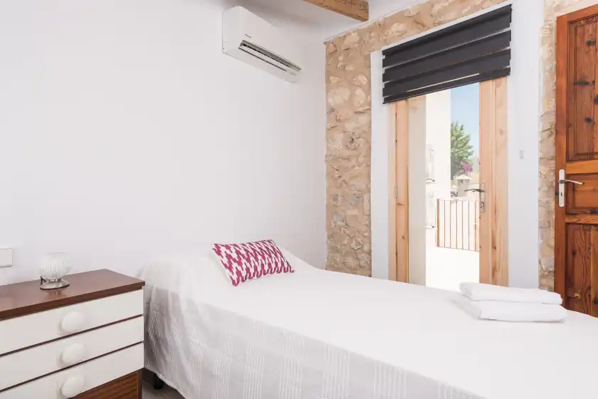 Holiday rentals in Can diana, Campanet