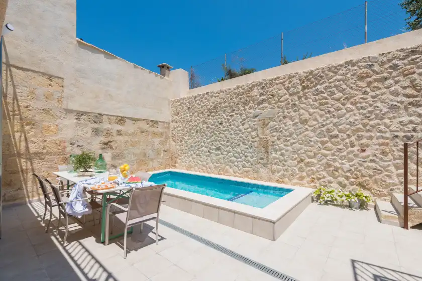 Holiday rentals in Can diana, Campanet