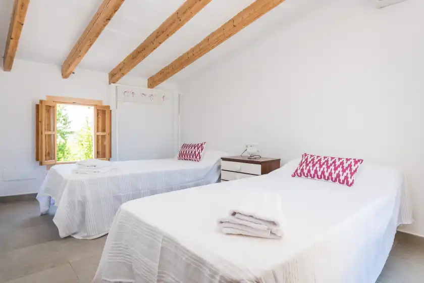 Holiday rentals in Can diana, Campanet