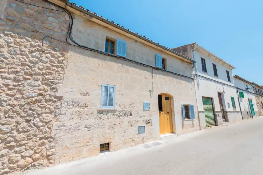 Holiday rentals in Can diana, Campanet