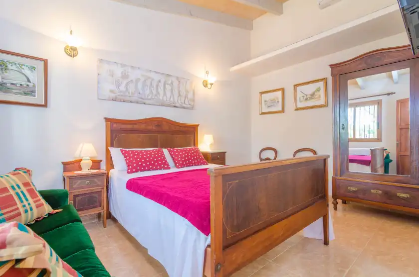 Holiday rentals in Can estelrich- sant blai, Campos