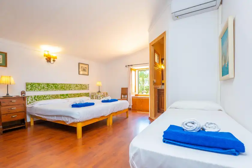 Holiday rentals in Sa marina (covamarina), ses Covetes