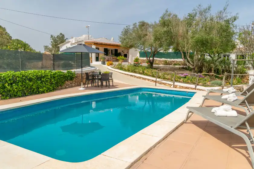 Holiday rentals in Casa dina