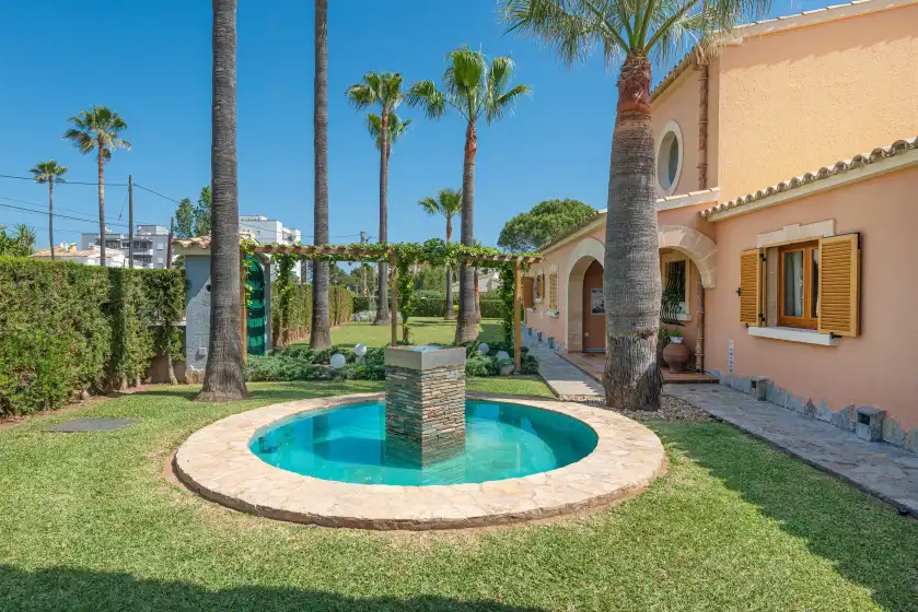 Holiday rentals in Mulholland villa, Can Picafort