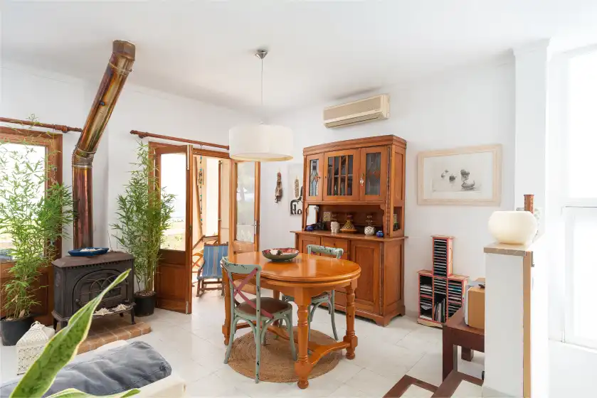 Holiday rentals in La casa del far, Alcanada