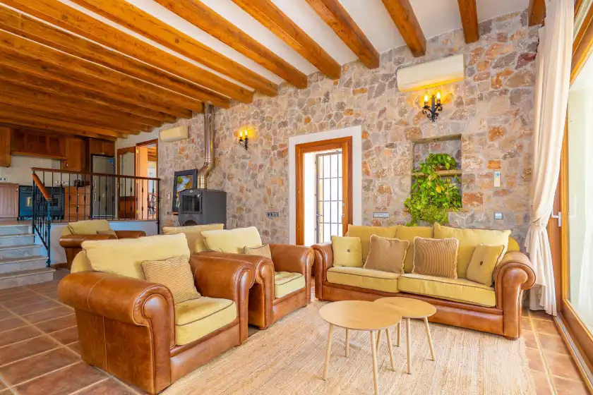 Holiday rentals in Can mir sa posada des pagès, Formentor