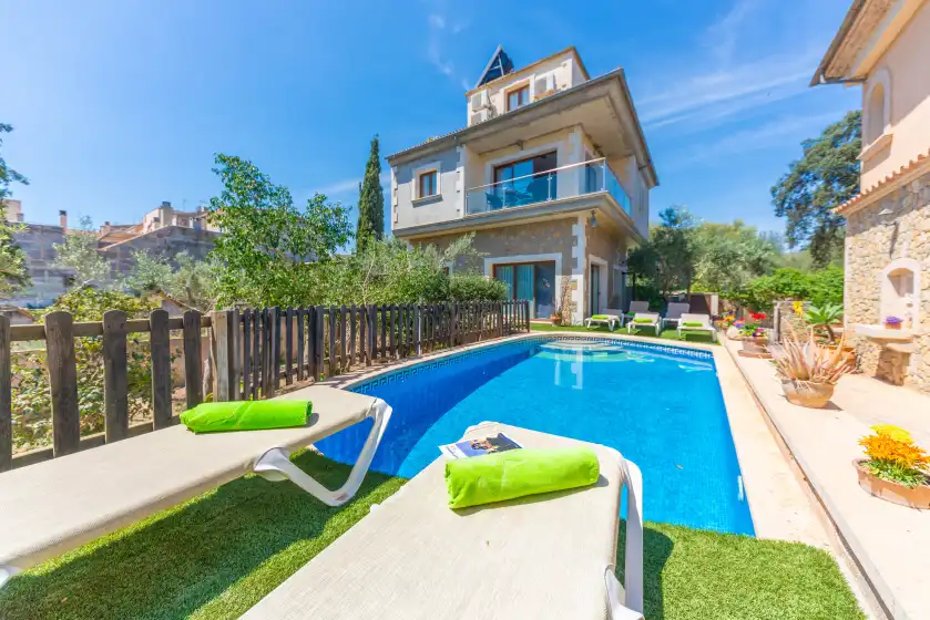 Holiday rentals in Son monjo, Maria de la Salut