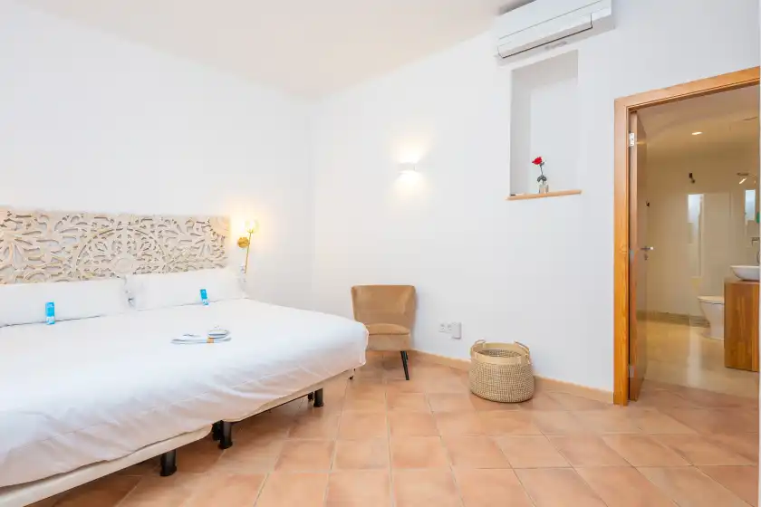 Holiday rentals in Cas català, Sineu