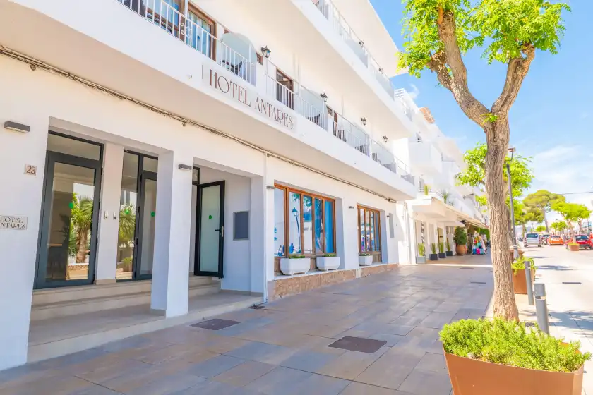 Holiday rentals in Hotel antares, Cala d'Or