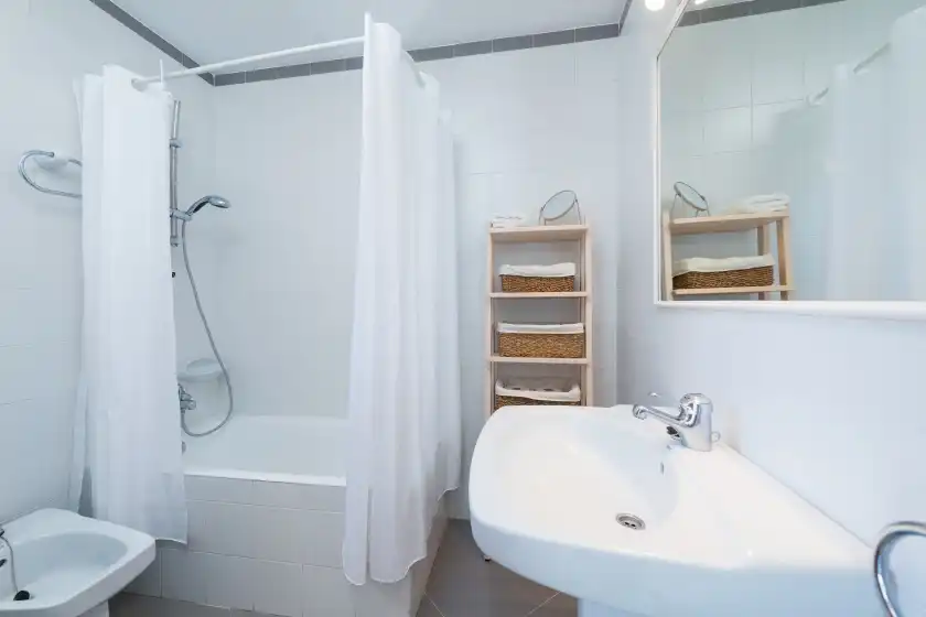 Holiday rentals in Can roig (caldes), Colònia de Sant Pere