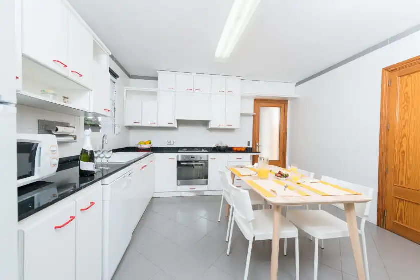 Holiday rentals in Can roig (caldes), Colònia de Sant Pere