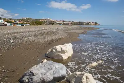 Playa Cala del Moral, Málaga, Vacalia.com