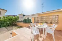 Holiday rentals in Can confit