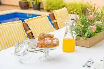 Holiday rentals in Villa placeta