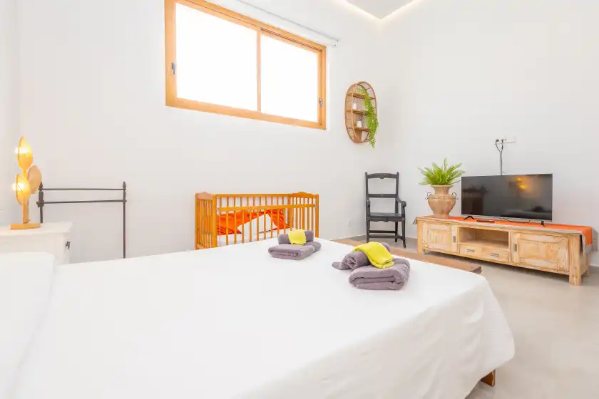 Holiday rentals in Sa verdera, Maria de la Salut