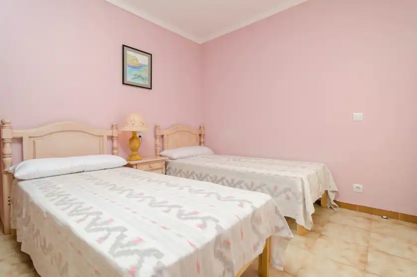 Holiday rentals in Sa coma (llampúdol), sa Coma