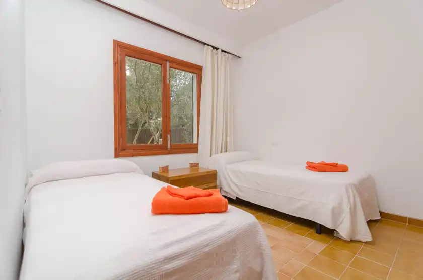 Alquiler vacacional en Es jaç, Cala Llombards