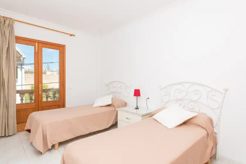Holiday rentals in Es desaigua, Llubí