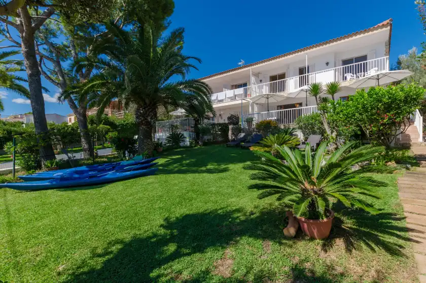 Holiday rentals in Golf, Alcanada