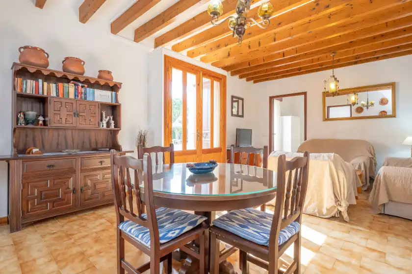 Holiday rentals in Can salvador, Moscari