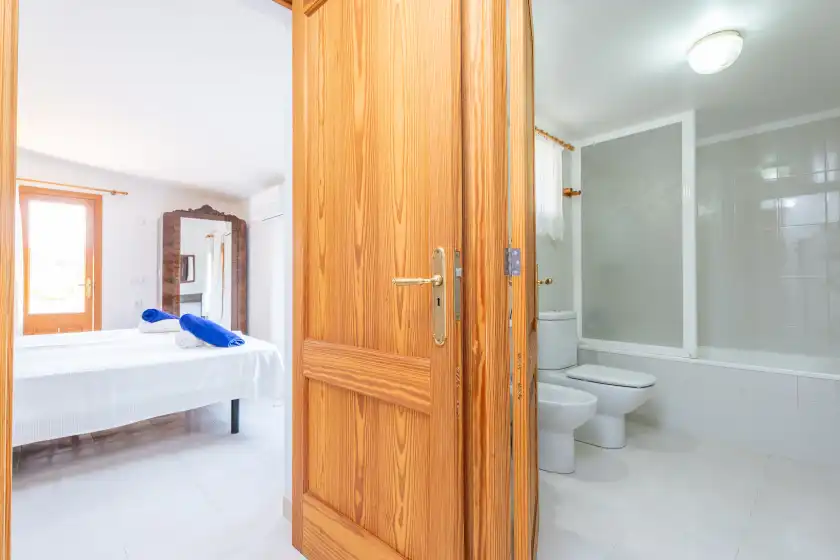 Holiday rentals in Can salvador, Moscari