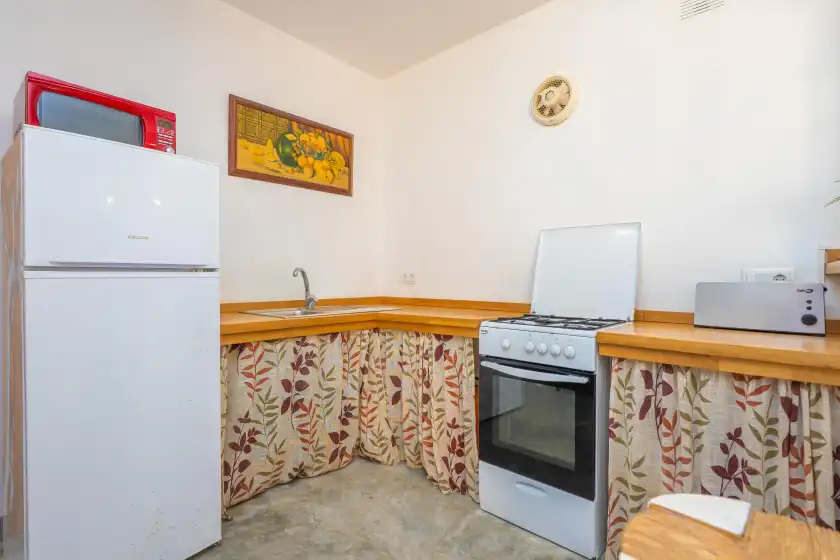 Holiday rentals in Sa marina (covamarina), ses Covetes