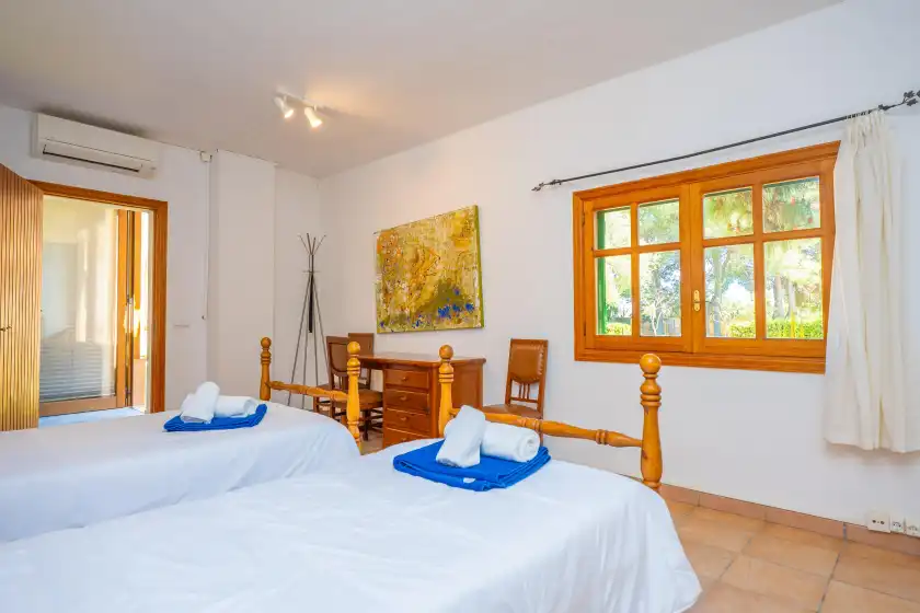 Holiday rentals in Sa marina (covamarina), ses Covetes