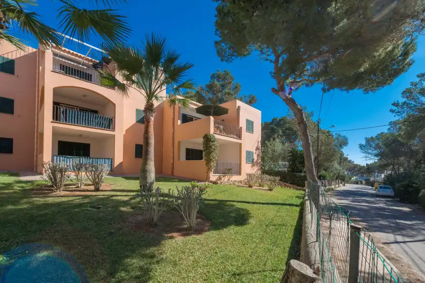 Holiday rentals in Burgit, es Cap des Moro