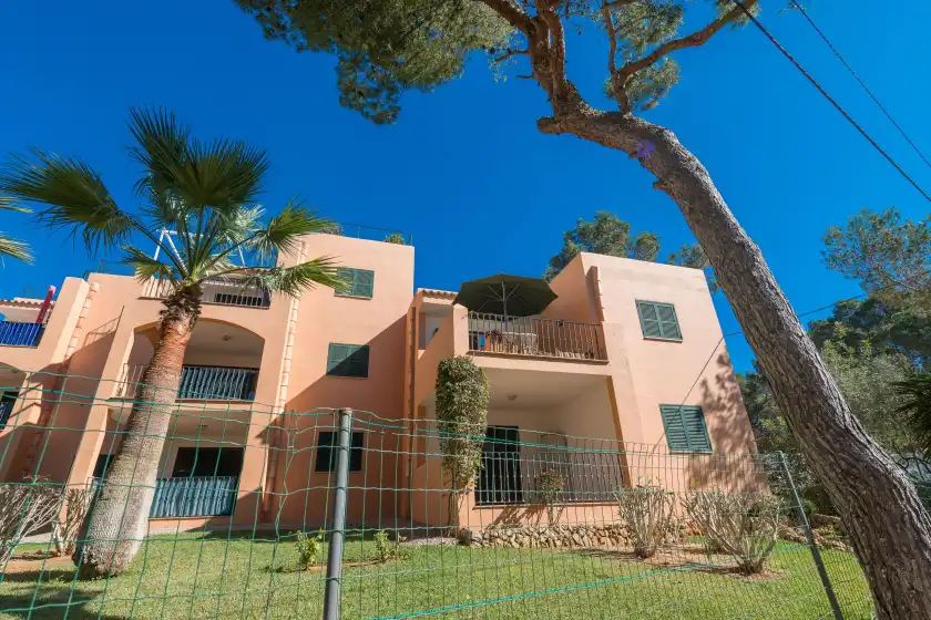 Holiday rentals in Burgit, es Cap des Moro