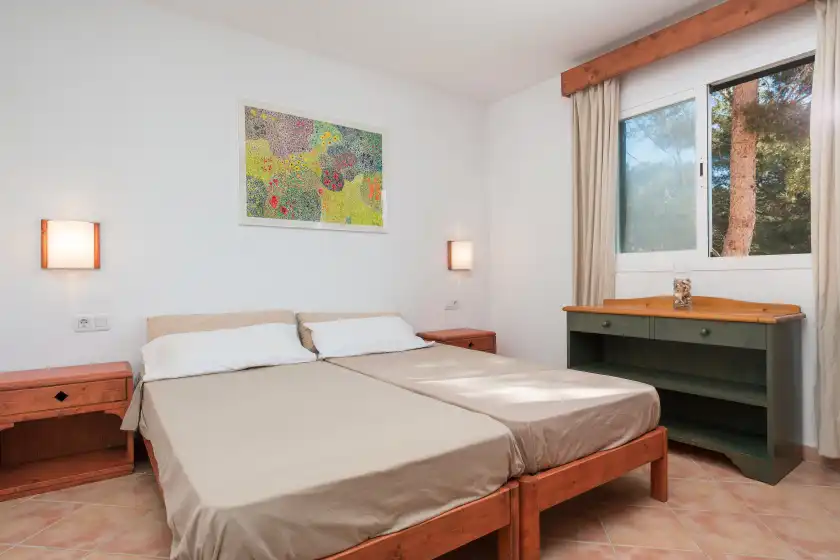 Holiday rentals in Burgit, es Cap des Moro