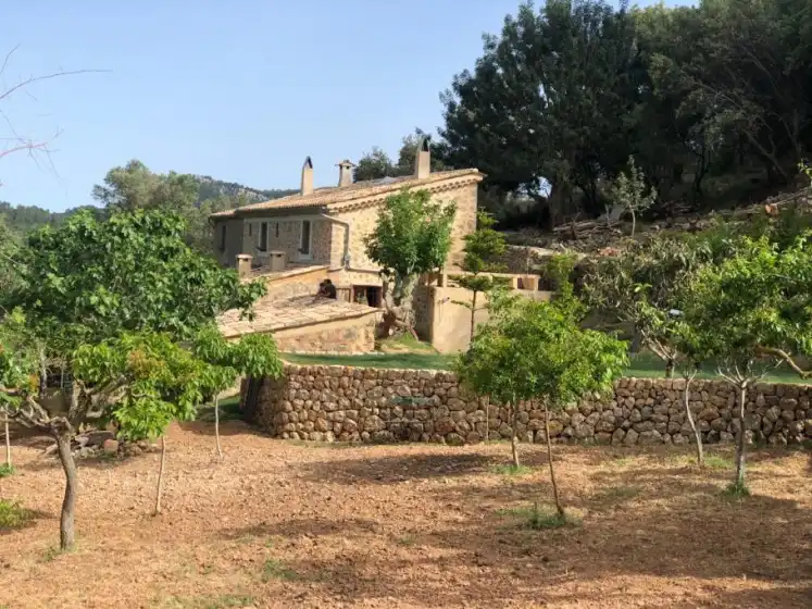 Holiday rentals in Can peñes