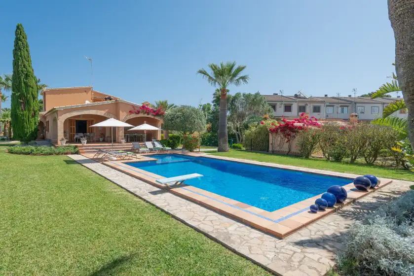 Holiday rentals in Mulholland villa, Can Picafort