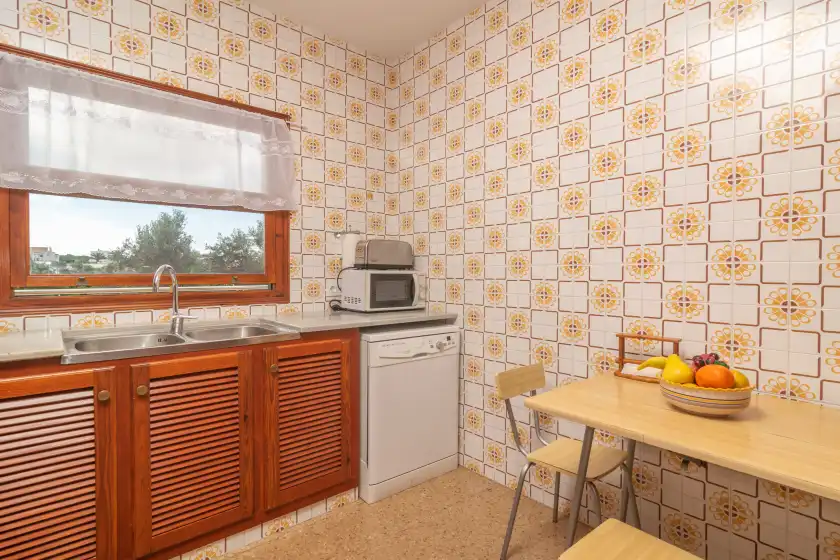 Holiday rentals in Can jaume 6, es Canutells