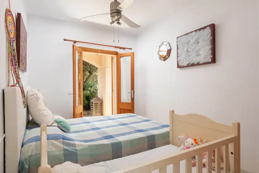 Holiday rentals in La casa del far, Alcanada