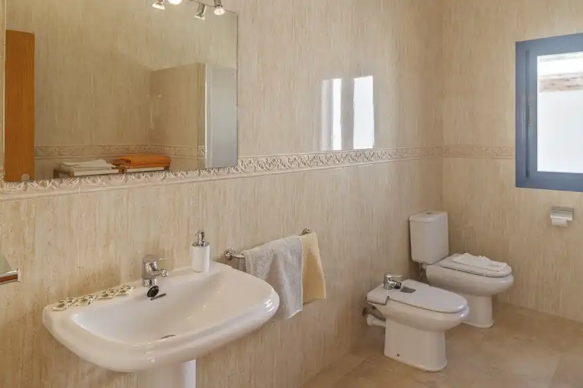 Holiday rentals in Es lliri blanc, Venda des Cap de Barbaria