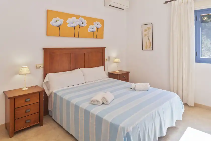 Holiday rentals in Es lliri blanc, Venda des Cap de Barbaria