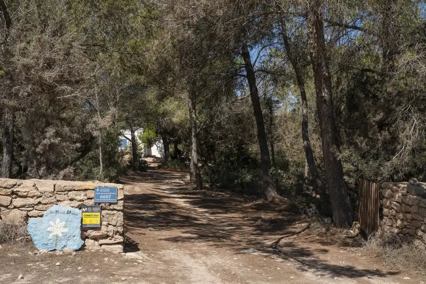 Holiday rentals in Es lliri blanc, Venda des Cap de Barbaria