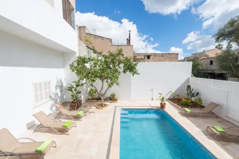 Holiday rentals in Can joan (maria), Maria de la Salut
