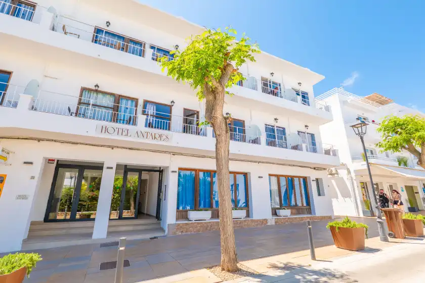 Holiday rentals in Hotel antares, Cala d'Or